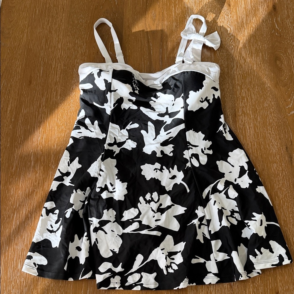 Black and White Floral Padded Cups Women's One Piece Swimsuit -NEW